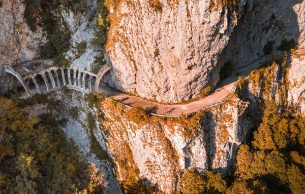 Россиянин рассказал про опасную экскурсию в Сочи, которая может стоить жизни Россиянин рассказал про опасную экскурсию в Сочи, которая может стоить жизни