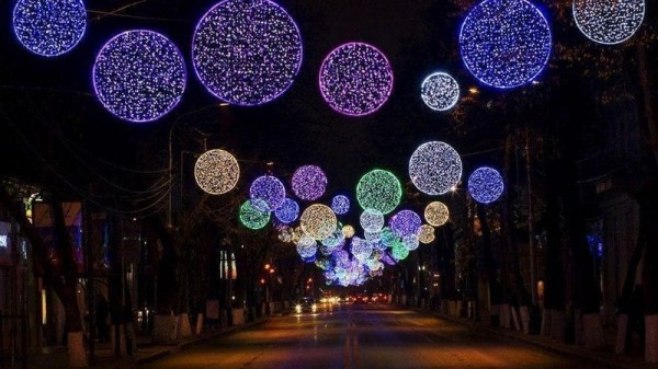 Иллюминацию на улице Красной в Краснодаре отремонтируют до новогодних праздников