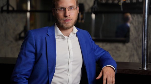 «Можно снимать не только жевание чьих-то носков». Владимир Полищук — о молодежи и «Играх разума» «Можно снимать не только жевание чьих-то носков». Владимир Полищук — о молодежи и «Играх разума»