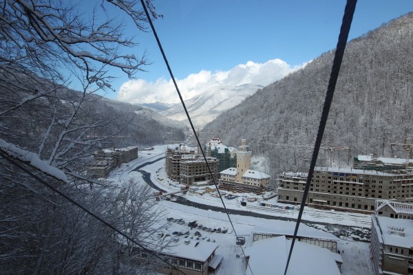 «Нельзя просто взять и насыпать гору!». Александр Белокобыльский — о первых 10 годах курорта «Роза Хутор»