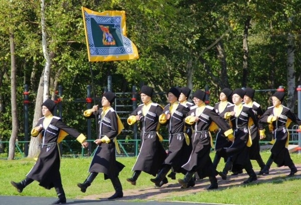 Традиции, патриотизм, спорт: казаки Сахалина активно участвуют в воспитании молодежи