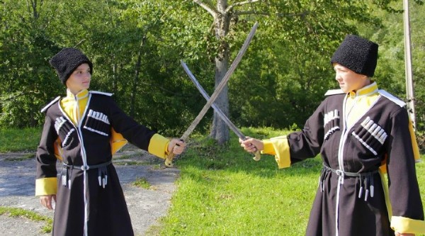 Традиции, патриотизм, спорт: казаки Сахалина активно участвуют в воспитании молодежи