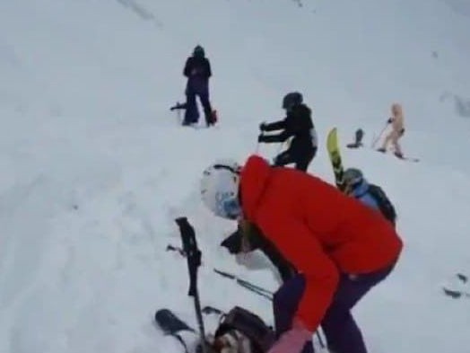 Лавина сошла в горах Сочи Лавина сошла в горах Сочи