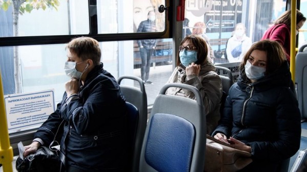 С начала недели соблюдение масочного режима проверили в 150 автобусах, троллейбусах и трамваях