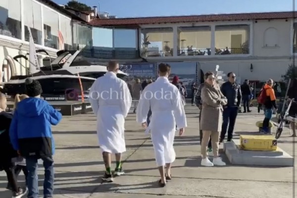 Местные жители показали, как выглядит первое января в Сочи