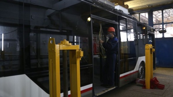 В трамвайно-троллейбусном управлении Краснодара начали собирать первый троллейбус