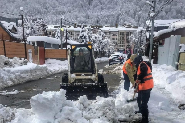 Загрузка - 90 %. Как работают горнолыжные курорты Красной Поляны в феврале Загрузка - 90 %. Как работают горнолыжные курорты Красной Поляны в феврале