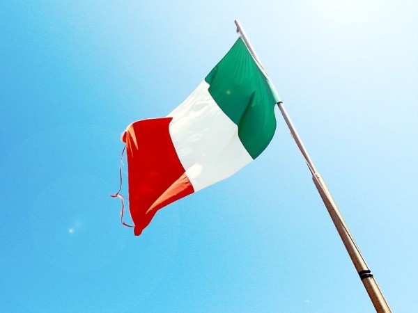 Большинство регионов Италии и Ватикан смягчили введенные из-за ковида ограничения