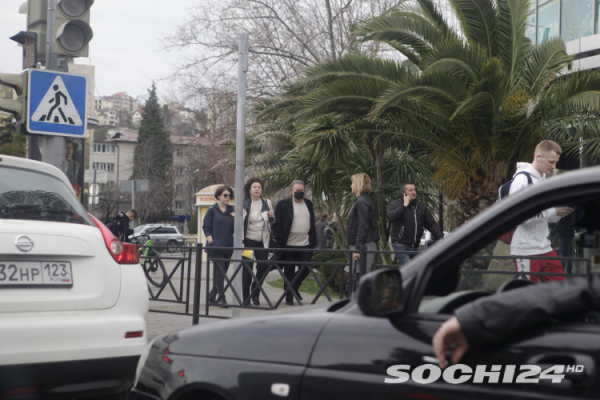 Россиянка рассказала, как ее обманули при аренде жилья в Сочи: стать жертвой может каждый Россиянка рассказала, как ее обманули при аренде жилья в Сочи: стать жертвой может каждый