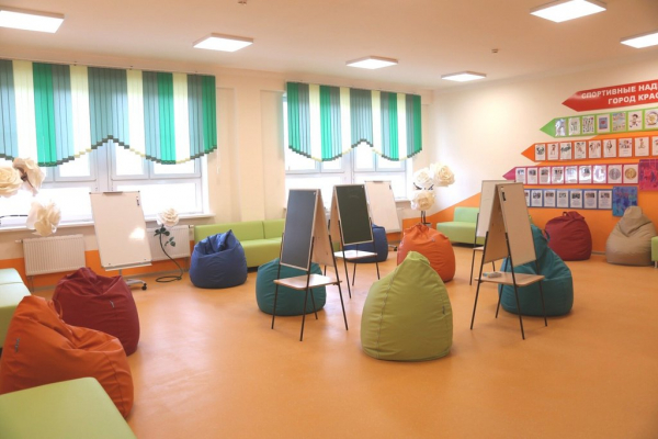 В Краснодаре в новую школу в районе Немецкой деревни перешли уже 450 детей В Краснодаре в новую школу в районе Немецкой деревни перешли уже 450 детей