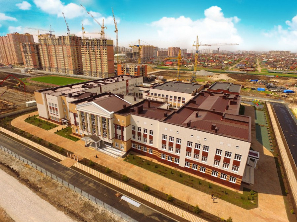 В новую школу в районе Немецкой деревни уже перешли 450 детей