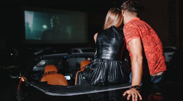 &laquo;Никогда не было такого ажиотажа вокруг наших услуг, как в пандемию&raquo;. Что такое автокинотеатр в Краснодаре