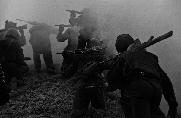 «Смотрели «9-ю роту»? Вот это наш полк». История фотографии со старого кладбища «Смотрели «9-ю роту»? Вот это наш полк». История фотографии со старого кладбища