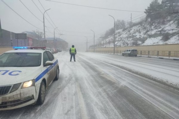 На М-4 между Геленджиком и Новороссийском ограничен проезд грузовиков