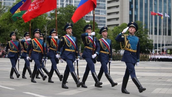 В торжественном прохождении войск по Главной площади Краснодара 9 Мая примут участие 30 парадных расчетов В торжественном прохождении войск по Главной площади Краснодара 9 Мая примут участие 30 парадных расчетов