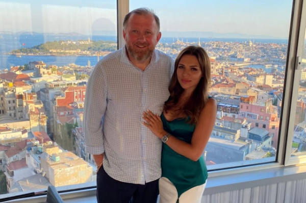 «Костя – мой человек». Жена шефа Ивлева о семье, свадьбе и своем детстве