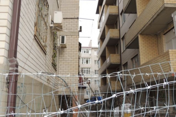 «Радуйтесь и терпите!» Ремонт Черкасской в Краснодаре парализует район?