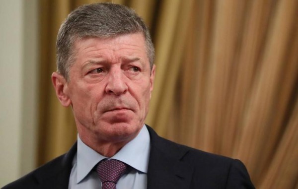 Дмитрий Козак допустил, что Россия будет вынуждена "встать на защиту" своих граждан на Донбассе
Дмитрий Козак допустил, что Россия будет вынуждена "встать на защиту" своих граждан на Донбассе