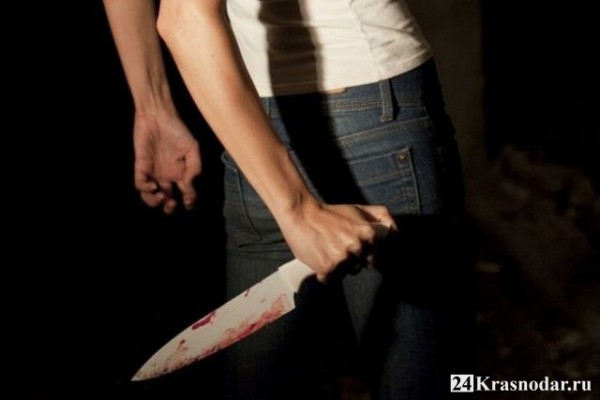 Пырнула сына ножом, чтобы заставить его заснуть Пырнула сына ножом, чтобы заставить его заснуть