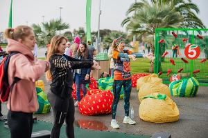 Фрукты, отдых, спорт. «Пятёрочка» поддержала марафонцев в Сочи