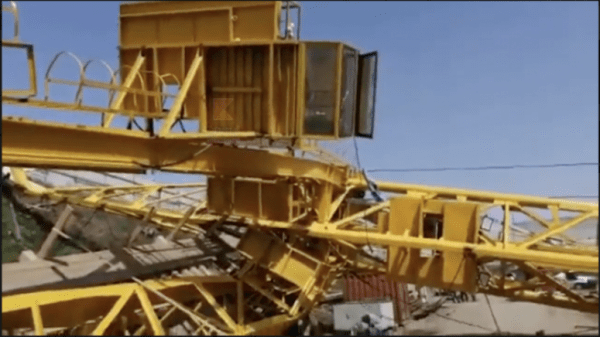 
                                На Яблоновском мосту рухнул строительный кран, погиб рабочий (видео)
                            