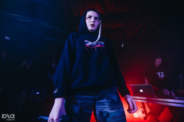 Русская женщина и ее профессиональные защитники. Как в России запрещают музыку Русская женщина и ее профессиональные защитники. Как в России запрещают музыку