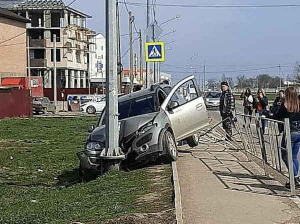 
                                ​Следователи ищут свидетелей смертельного ДТП в Динском районе, где погиб ребенок
                            