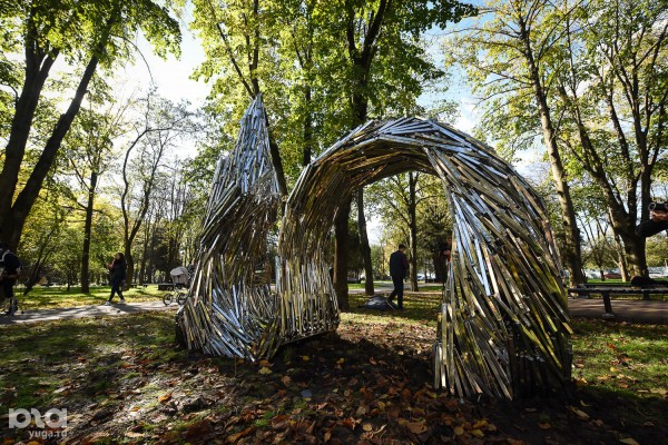 Блеск стали и березы из стереотипов: где в Краснодаре найти современную скульптуру