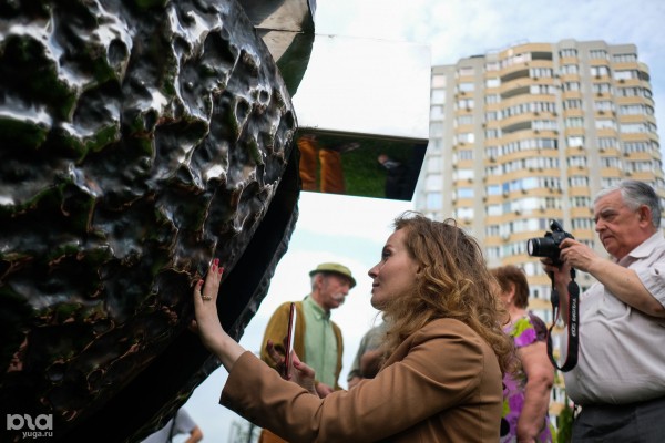 Блеск стали и березы из стереотипов: где в Краснодаре найти современную скульптуру