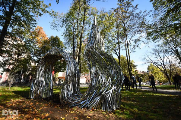 Блеск стали и березы из стереотипов: где в Краснодаре найти современную скульптуру