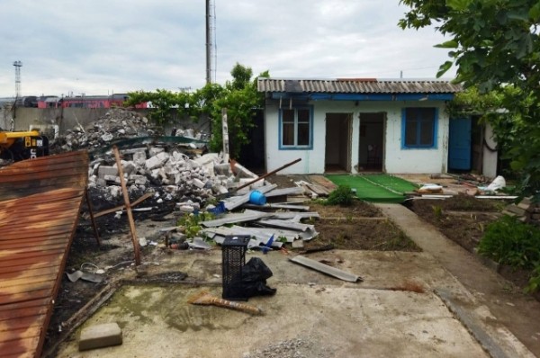 Отели и кафе из ДСП. Что известно о самострое в Сочи, где убили приставов Отели и кафе из ДСП. Что известно о самострое в Сочи, где убили приставов