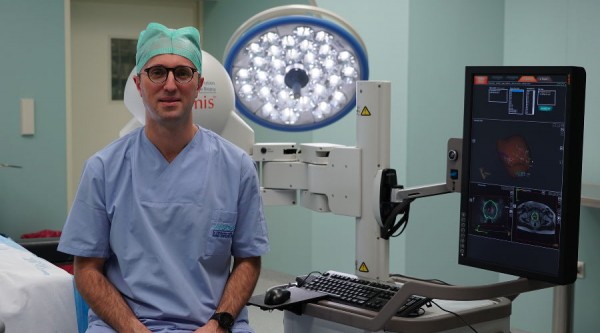 «Есть меньше мяса и не курить». А еще онкоуролог рассказал о роботических операциях и консилиумах