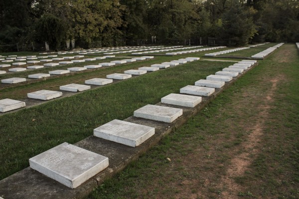 Память о войне. Как создавали военные монументы Краснодара: от соцреализма к абстракции Память о войне. Как создавали военные монументы Краснодара: от соцреализма к абстракции