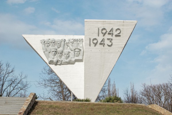 Память о войне. Как создавали военные монументы Краснодара: от соцреализма к абстракции Память о войне. Как создавали военные монументы Краснодара: от соцреализма к абстракции