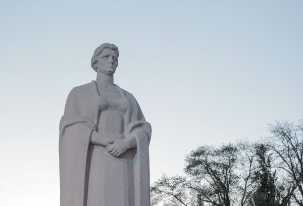 Память о войне. Как создавали военные монументы Краснодара: от соцреализма к абстракции Память о войне. Как создавали военные монументы Краснодара: от соцреализма к абстракции