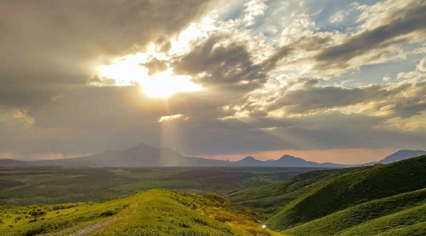 В Анапу &mdash; не только на море. Кипарисы озера Сукко, лестница &laquo;800 ступеней&raquo; и еще 5 лучших мест