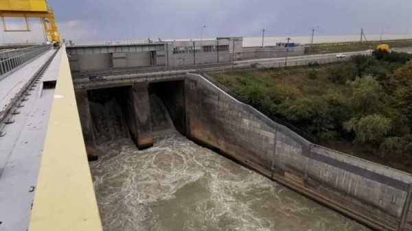 Оперативные службы круглосуточно следят за уровнем воды в реке Кубань и Краснодарском водохранилище
