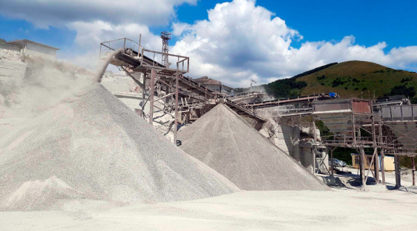 Хамса, вино, пляж, цемент. Чем заняться туристу в Новороссийске Хамса, вино, пляж, цемент. Чем заняться туристу в Новороссийске