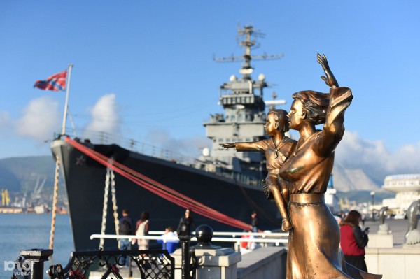 Хамса, вино, пляж, цемент. Чем заняться туристу в Новороссийске Хамса, вино, пляж, цемент. Чем заняться туристу в Новороссийске