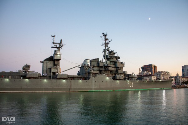 Хамса, вино, пляж, цемент. Чем заняться туристу в Новороссийске Хамса, вино, пляж, цемент. Чем заняться туристу в Новороссийске