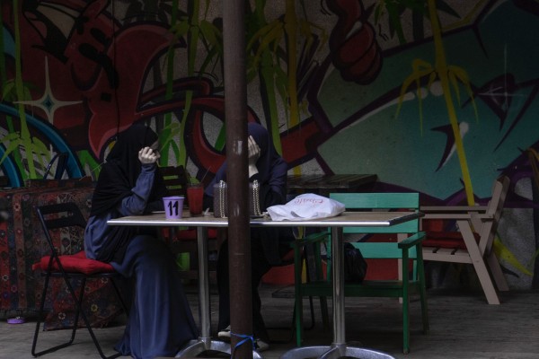 «Мэр Махачкалы приходит к нам на кофе». Создатель «Дома15» о культурной трансформации Дагестана «Мэр Махачкалы приходит к нам на кофе». Создатель «Дома15» о культурной трансформации Дагестана