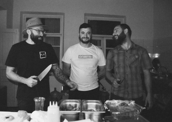 «Мэр Махачкалы приходит к нам на кофе». Создатель «Дома15» о культурной трансформации Дагестана «Мэр Махачкалы приходит к нам на кофе». Создатель «Дома15» о культурной трансформации Дагестана