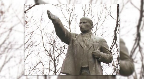 &laquo;Мы все подавлены психологически и почти не осознаем этого&raquo;. Интервью с Юрием Сапрыкиным