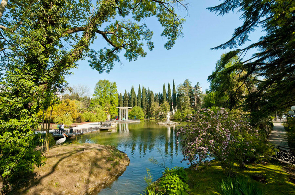 Подняться под облака, нырнуть в прошлое — семь способов небанально отдохнуть в Сочи Подняться под облака, нырнуть в прошлое — семь способов небанально отдохнуть в Сочи
