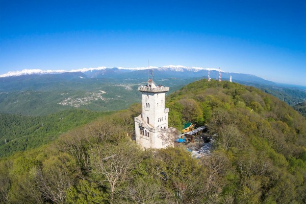 Подняться под облака, нырнуть в прошлое — семь способов небанально отдохнуть в Сочи Подняться под облака, нырнуть в прошлое — семь способов небанально отдохнуть в Сочи
