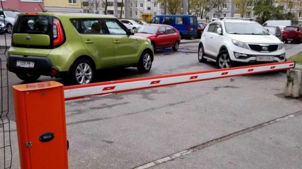 В Краснодаре с начала года демонтировали 155 шлагбаумов В Краснодаре с начала года демонтировали 155 шлагбаумов