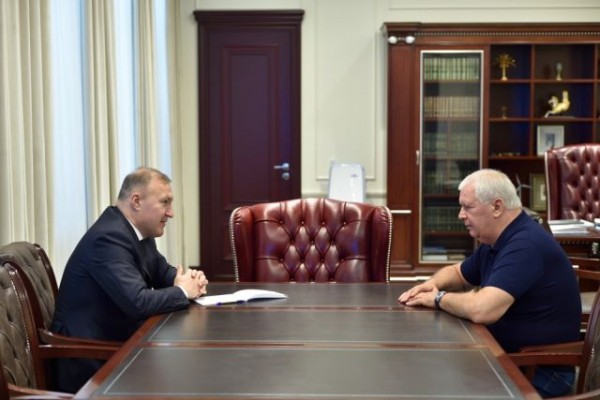 Глава Адыгеи провел встречу с сенатором от республики Глава Адыгеи провел встречу с сенатором от республики