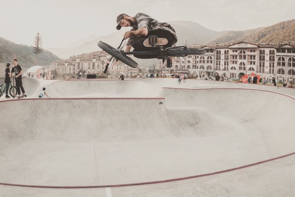 «Скейт — это на всю жизнь». Участники «Урбан-баттла» рассказали, почему катаются даже в -30 °С «Скейт — это на всю жизнь». Участники «Урбан-баттла» рассказали, почему катаются даже в -30 °С