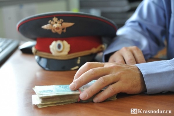 Полицейскому-взяточнику вынесен приговор