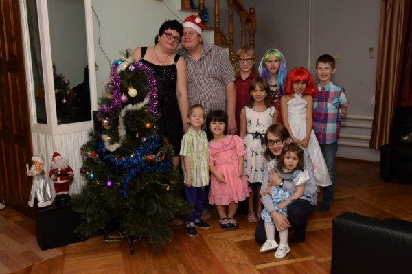 «Демонстративная казнь». На Кубани опека хочет забрать 13 детей из двух приемных семей «Демонстративная казнь». На Кубани опека хочет забрать 13 детей из двух приемных семей